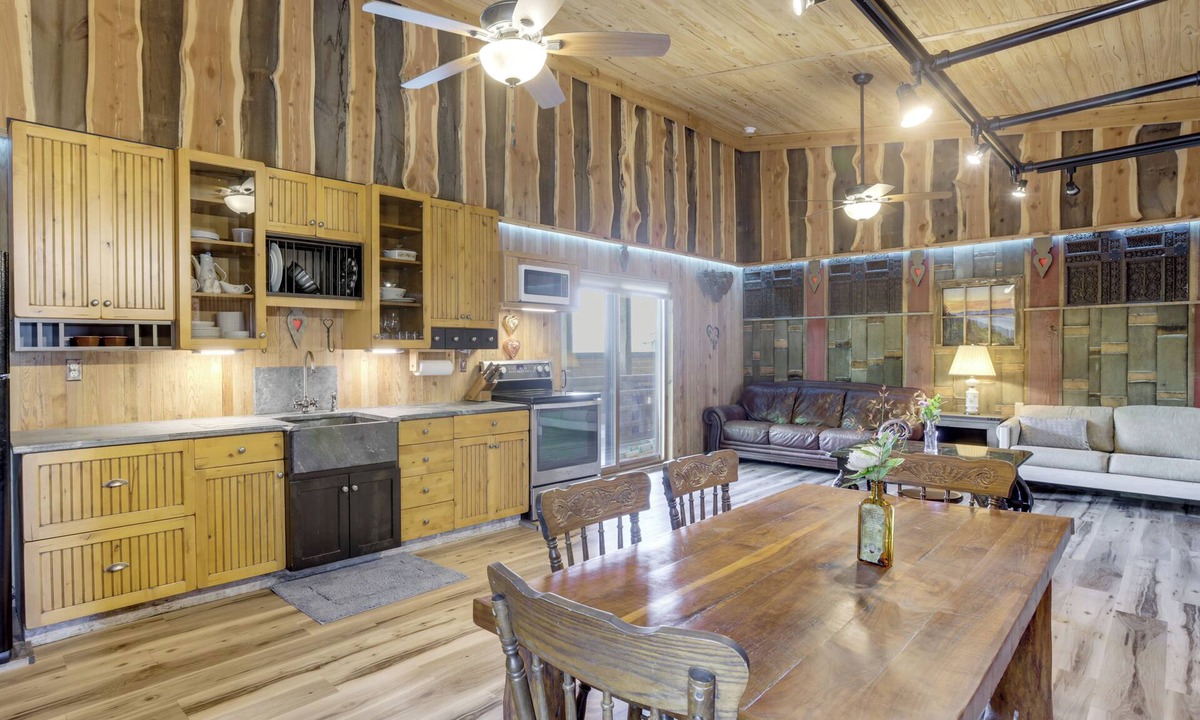 Maysville Condo | Game Room + Hot Tub: Mayvsille Mountain Condo