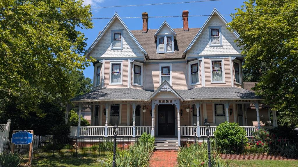 New Church Hotel | Garden and Sea Inn