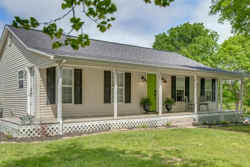 Harrison House | Gateway to Buffalo River! Ozark Adventure Basecamp
