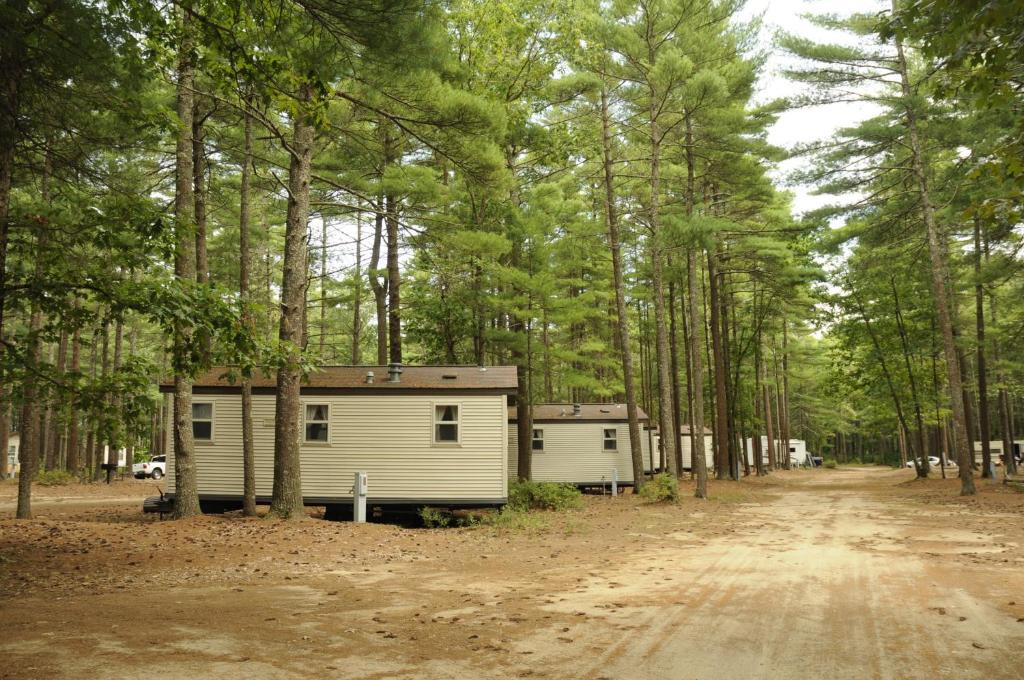 Rochester Resort | Gateway to Cape Cod Vacation Cottage 1