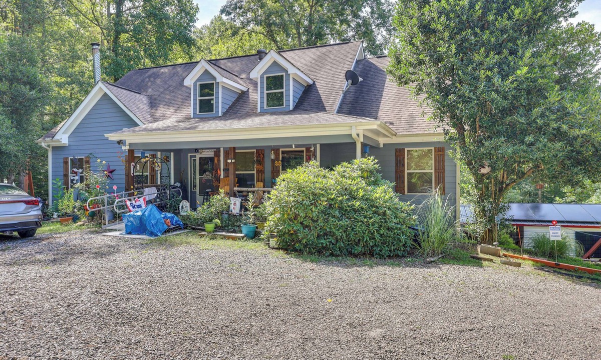 Young Harris Apartment | Georgia Home w/2 Fire Pits & Creek Access!