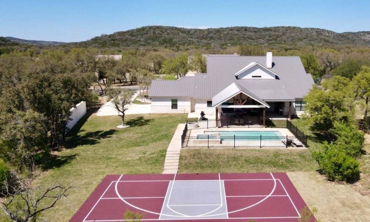 Sabinal House | Golf course views | Arcade, pool & hot tub