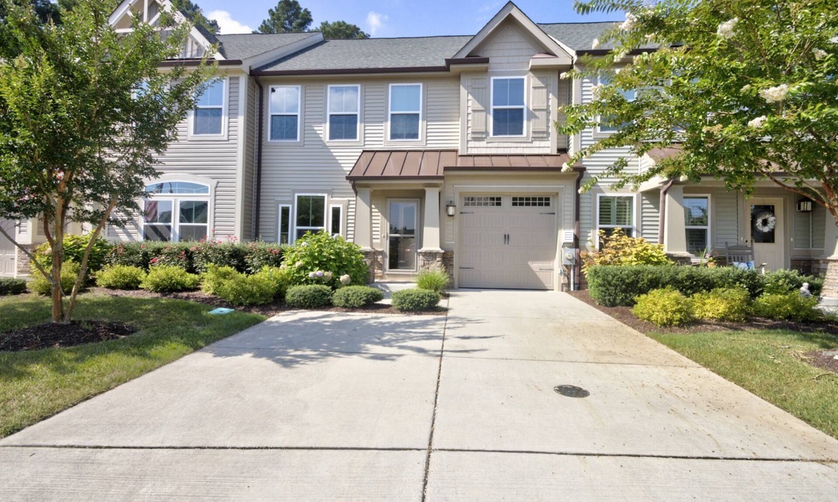 Ocean View House | Gorgeous 3 BR, 2.5 BA, 5 Miles to Bethany Beach, Pool, Tennis, Walking Trails, and Free Activities!