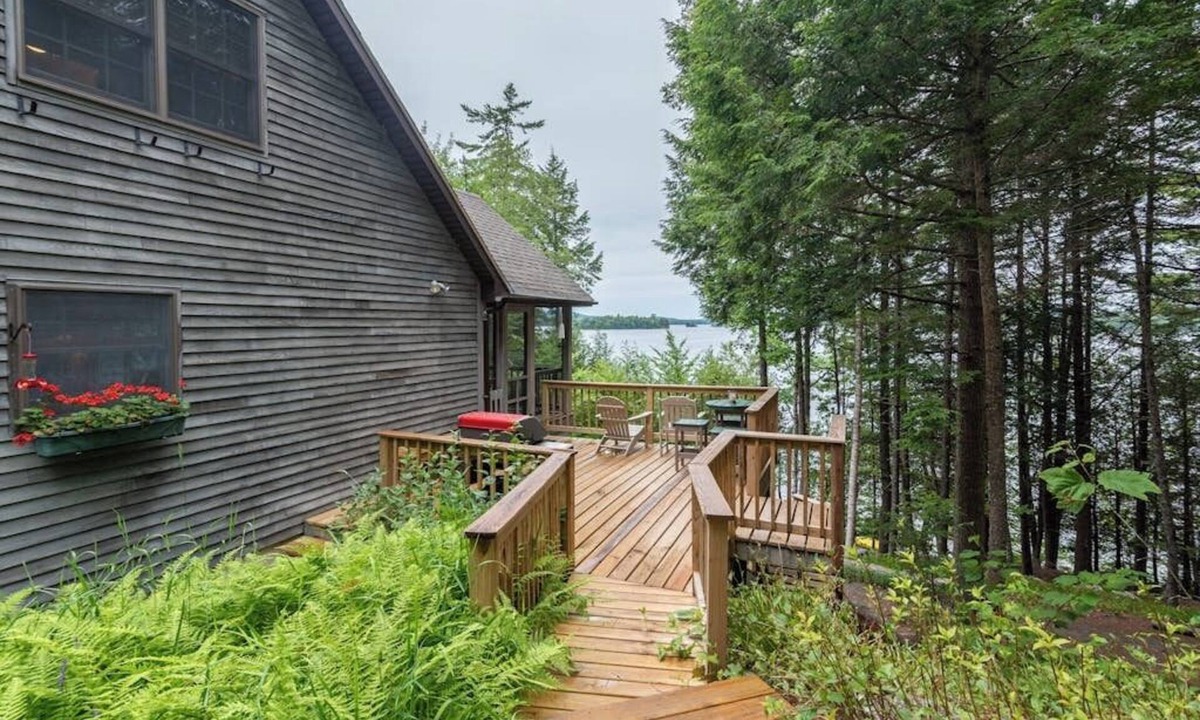 Lakewood House | Gorgeous lakefront home w/dock, canoe, kayaks & lake/forest views