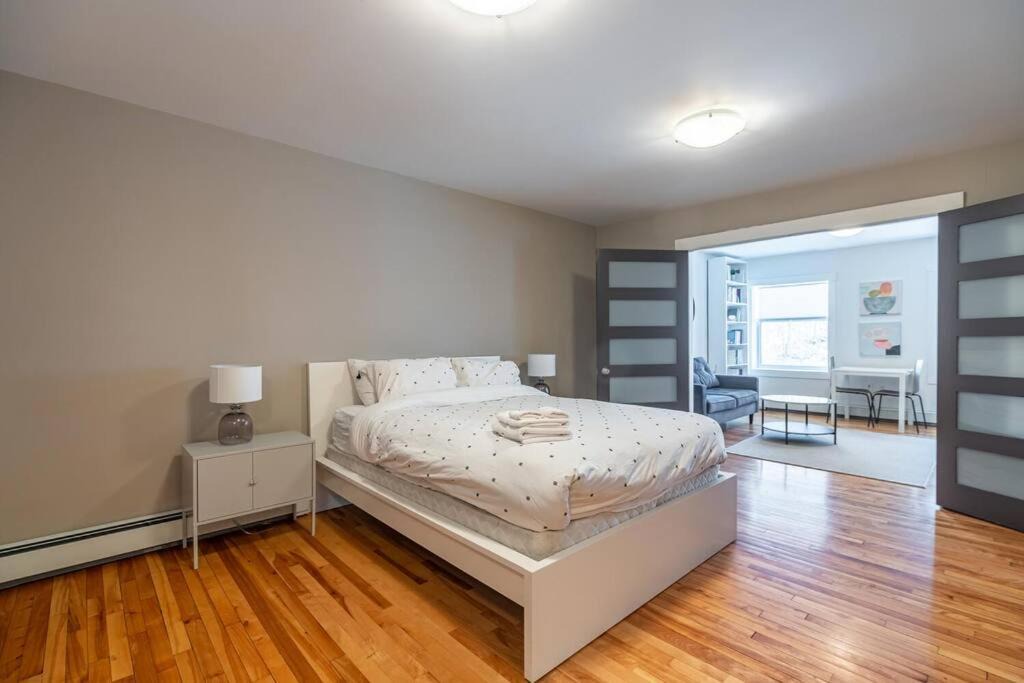 Bedford Apartment | Gorgeous & Sunny Executive Suite AC, Unit #2