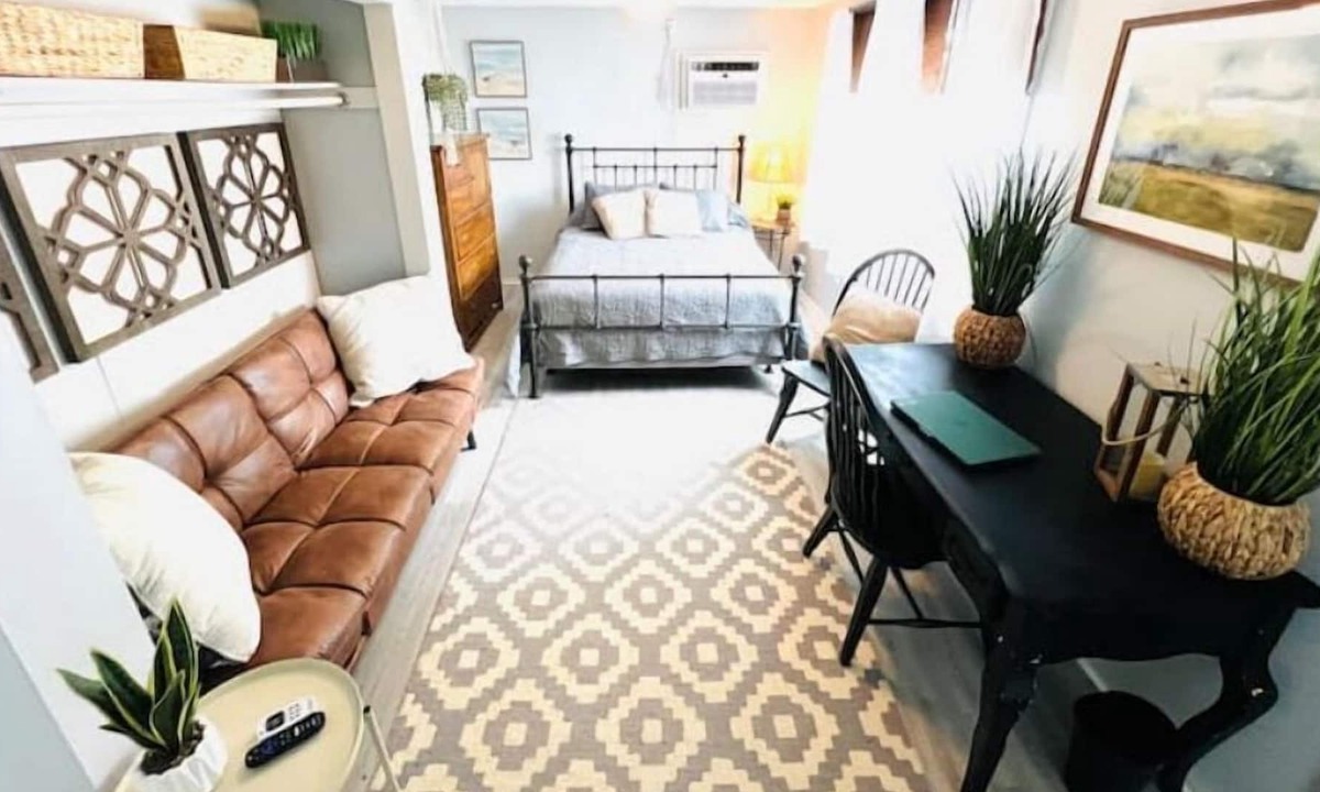 Little Salisbury Apartment | Great place for a couple!