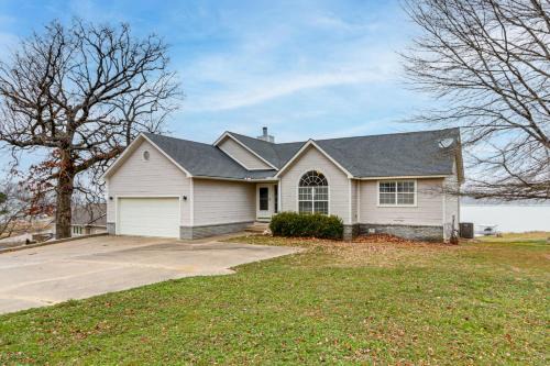 Grove House | Group Friendly! Waterfront Grand Lake Home w/Dock
