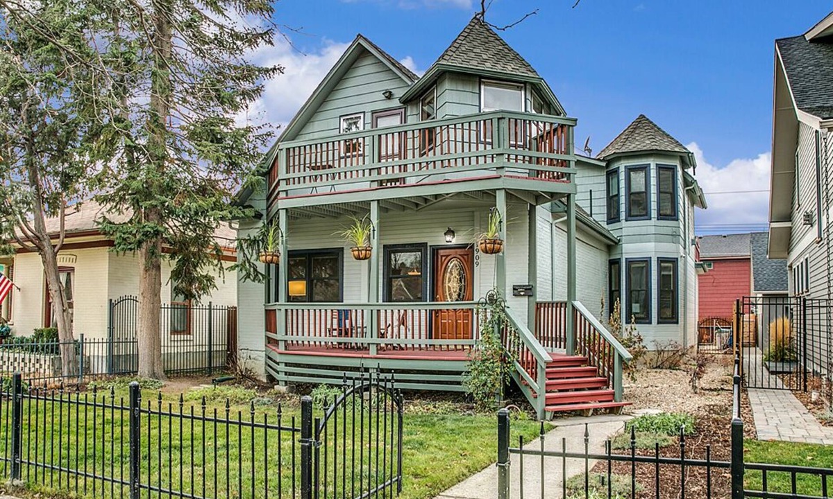 North End House | #HabitueHomes - Hyde Park Home - Eat! Bike! Hike!