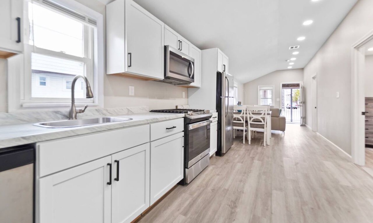 Hampton House | Hampton Beach getaway steps from the Beach & Blvd, Weekly rent Saturday Check in