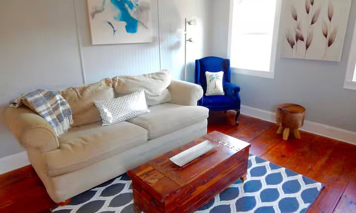 Biglerville House | Happy Hen Loft minutes from Gettysburg sleeps 8