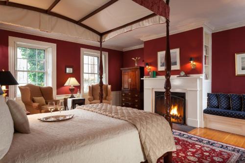 Marblehead Hotel | Harbor Light Inn