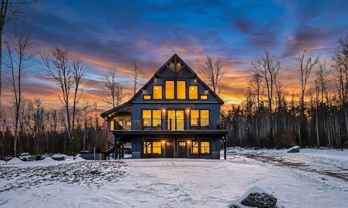 Sunday River Area House | Harmony Hideaway - views, hot tub & fireplace!