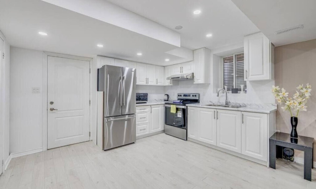 Milton Apartment | Hidden Gem: Spacious Basement