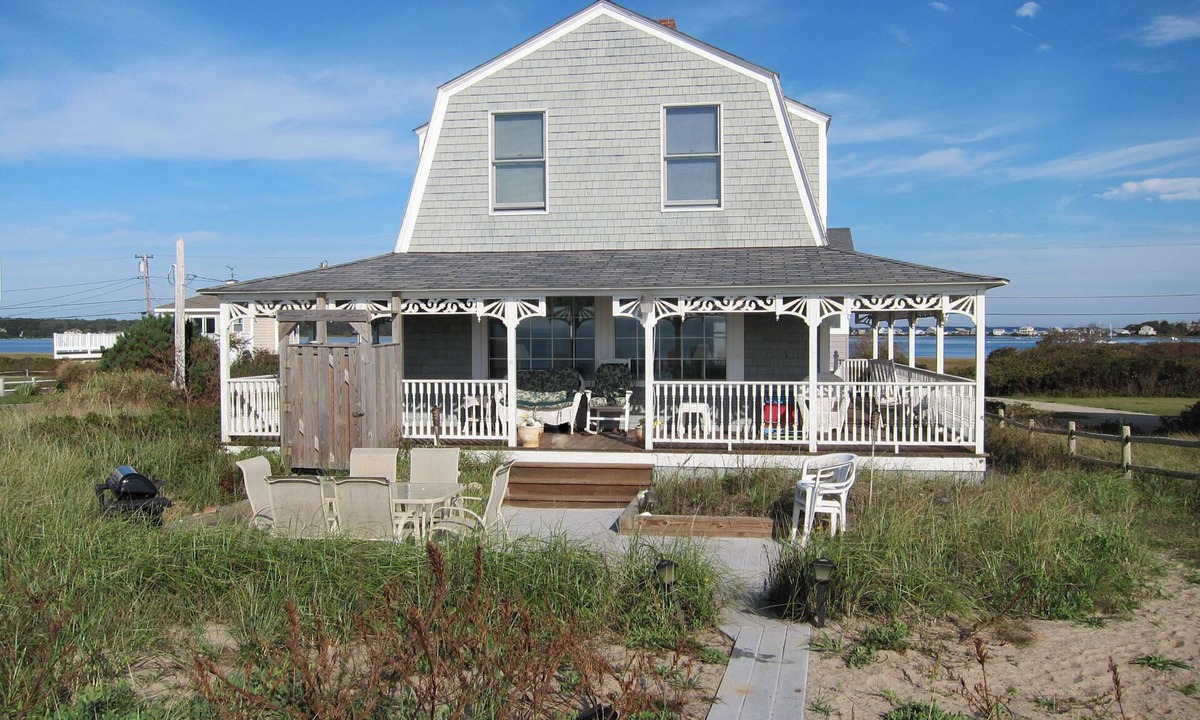 Biddeford Pool House | HIGH TIDE OCEAN FRONT WE HAVE A FEW WEEKS OPEN! STEPS TO BIDDEFORD POOL! 2026