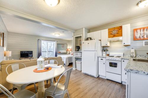 Cape Fair Apartment | Hike, Boat, Fish & More: Table Rock Lake Cottage