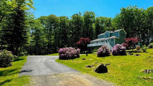 Rockport House | Hillhouse, tastefully decorated Maine home