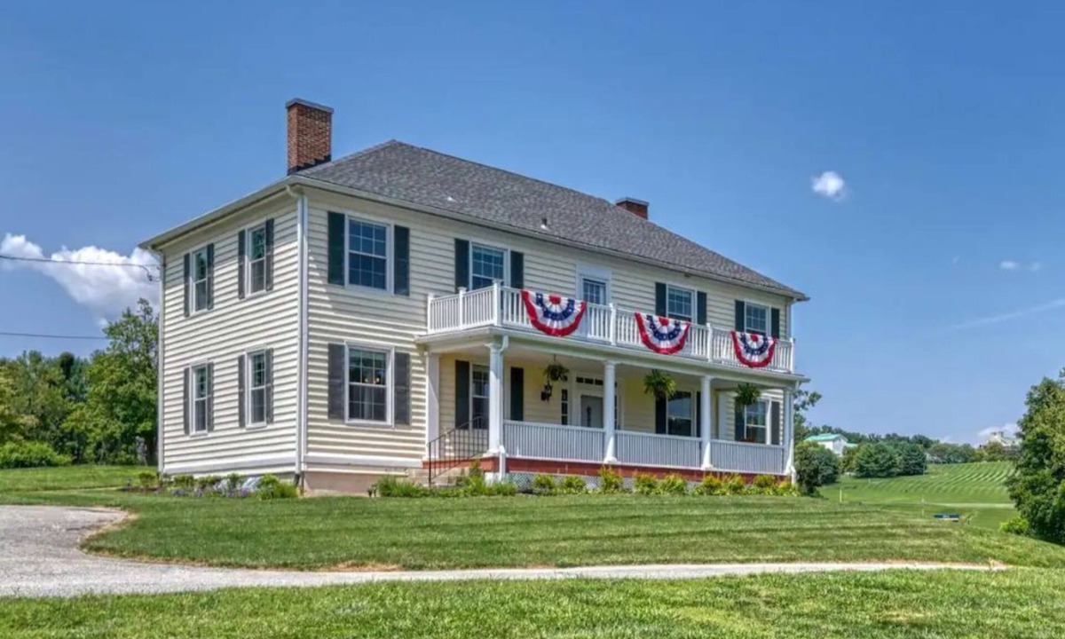Lutherville Timonium House | Historic Farmhouse Retreat w/flower farm & chickens in Baltimore suburbs!