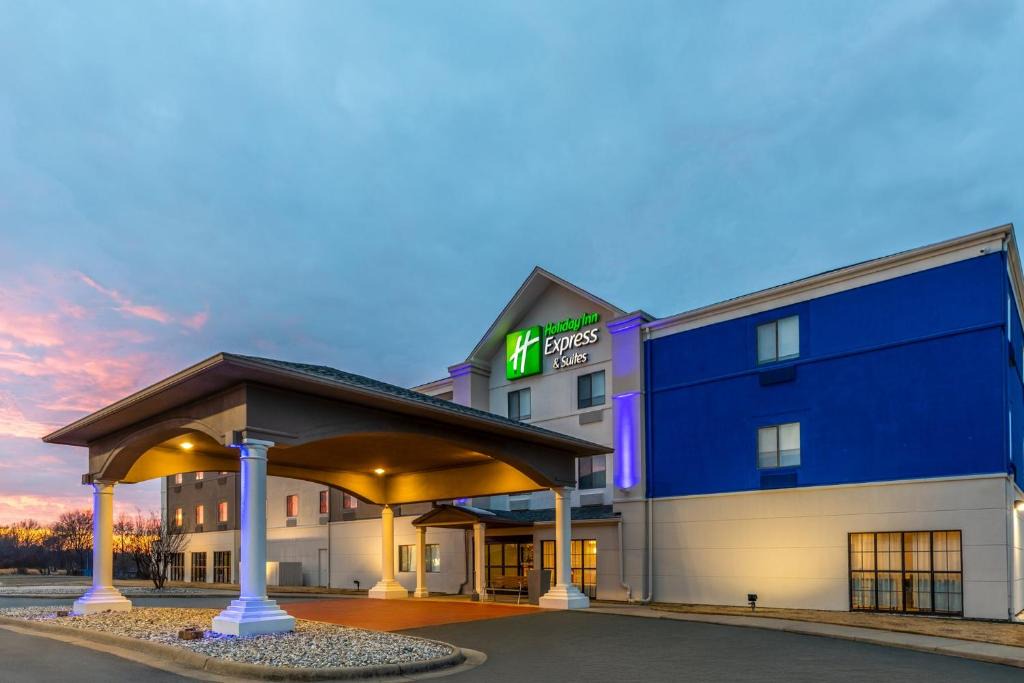Lonoke Hotel | Holiday Inn Express Hotel & Suites Lonoke I-40 by IHG