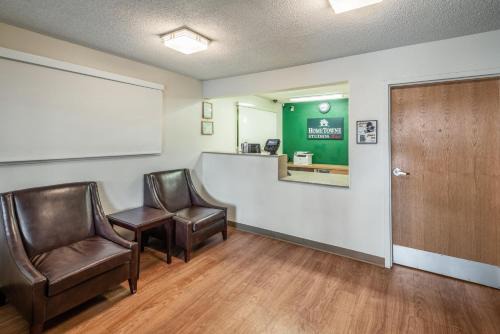 Spokane Valley Hotel | HomeTowne Studios by Red Roof Spokane - Valley