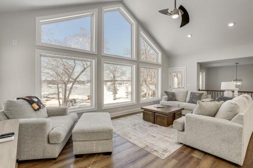 Louisa House | Hot Tub + Fire Pits: Waterfront Lake Anna Escape!