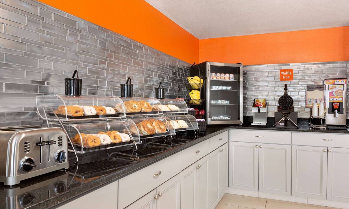 Harrisonburg Hotel | Howard Johnson by Wyndham Harrisonburg