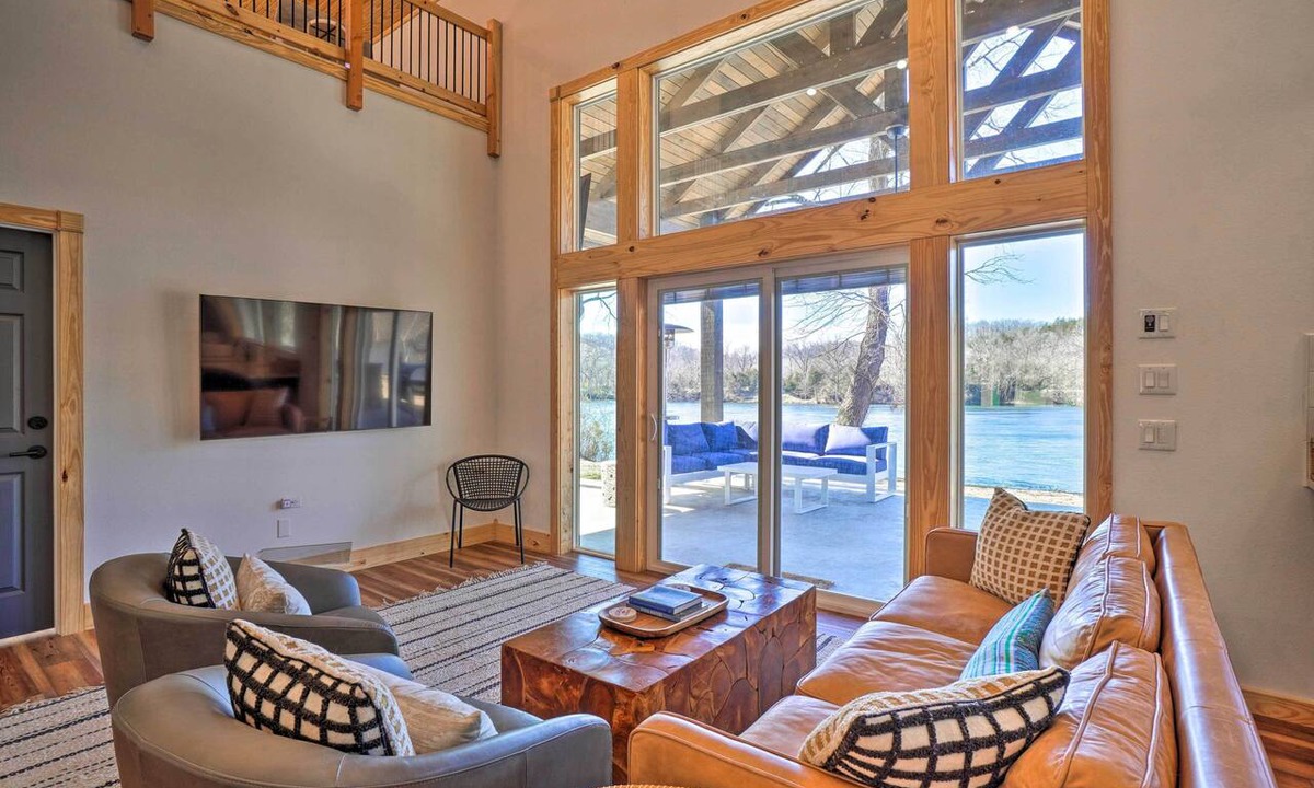 Cotter Cottage | Idyllic Cotter Escape: Steps to White River!