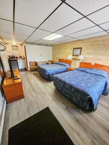Sherman Station Hotel | Katahdin Valley Motel