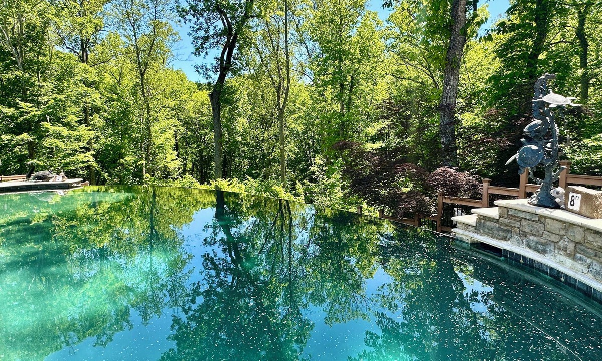 Fredericksburg House | Labor Day Crab Feast – Infinity Pool, 4,000 Acres, Hiking & Guided Fishing Tours