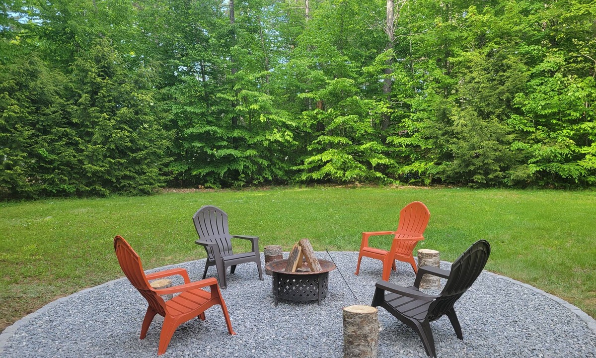Naples Cabin | ⭐️Lake Access to Sebago Lake, Screen Porch, Fire Pit, 2.7 miles Downtown Naples