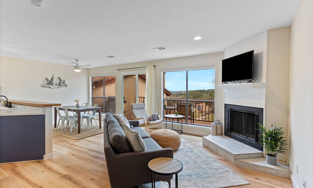 Canyon Lake Condo | Lake & Hill Country Views, 2 Master Suites, Pet Friendly, Deck w/Grill
