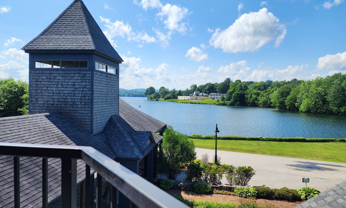 Laconia Hotel | Lake Opechee Inn and Spa