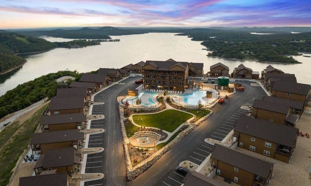 Kimberling City Condo | Lake View Penthouse with Game Room, Theater