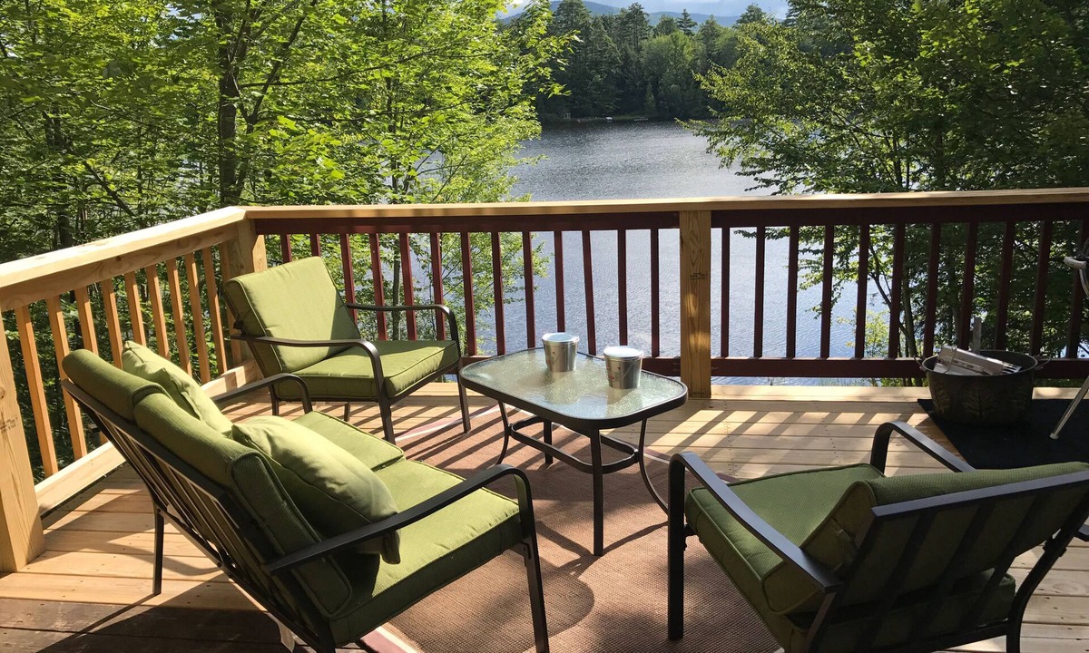 Woodsville House | Lakefront 3 Bed, 3 Bathroom log cabin in White Mountains