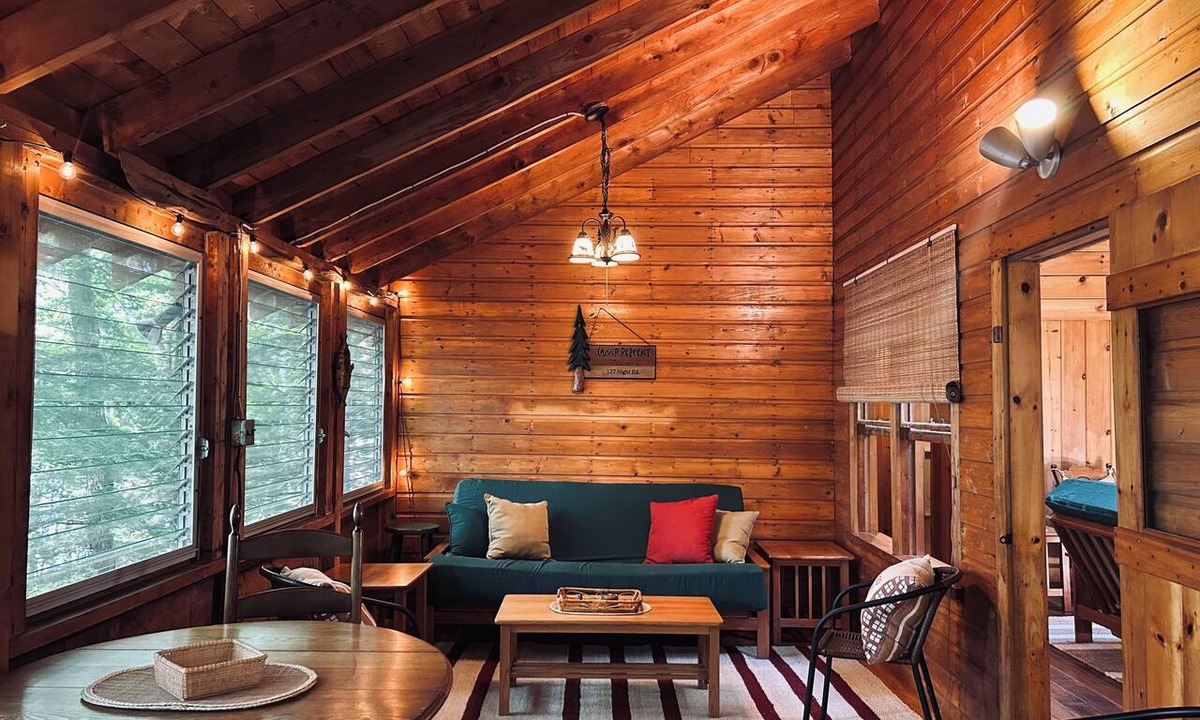Mount Vernon Cabin | Lakefront Cabin on Echo Lake, Mount Vernon. Private dock. On the Lake!