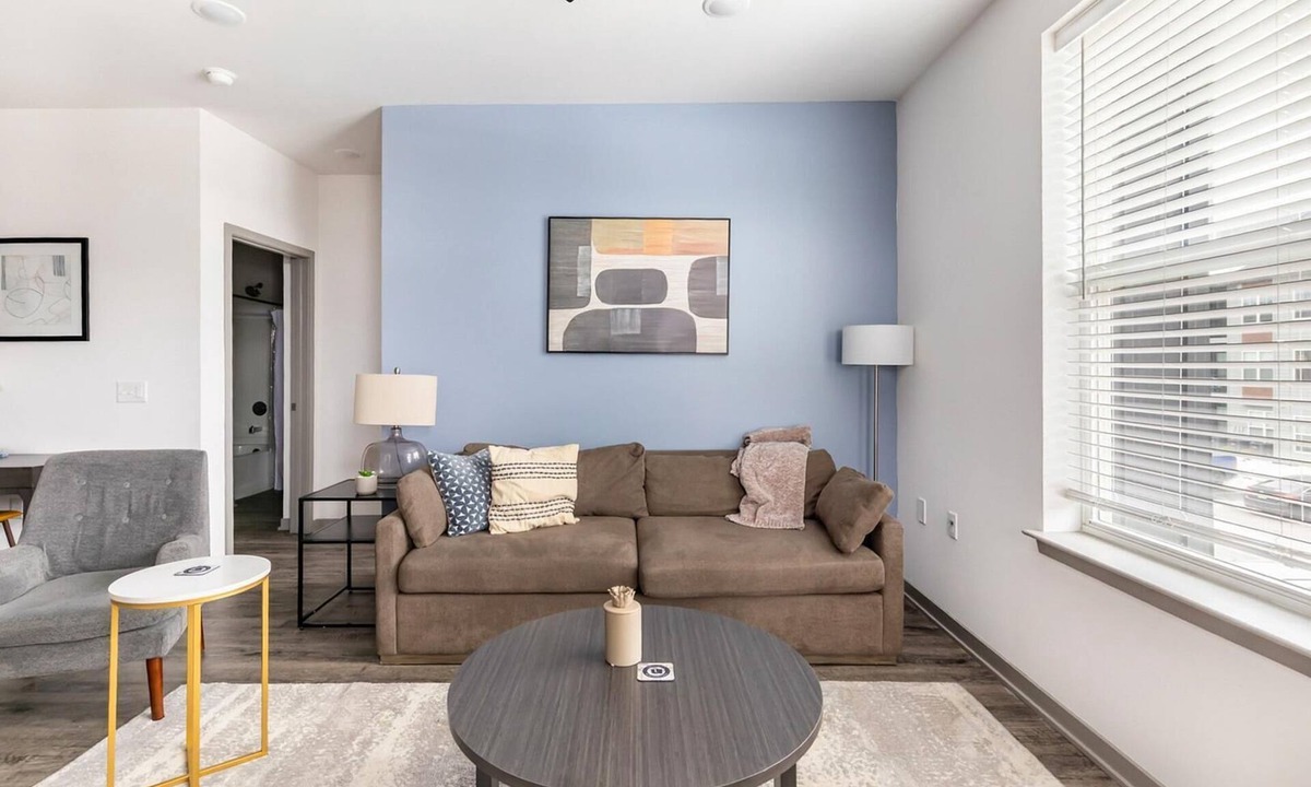 Coraopolis Apartment | Landing | Spectacular 2BD, Gym, Clubhouse
