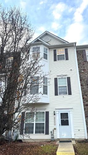 Randallstown House | Large 4-Bedroom Entire Home with Two Living Rooms