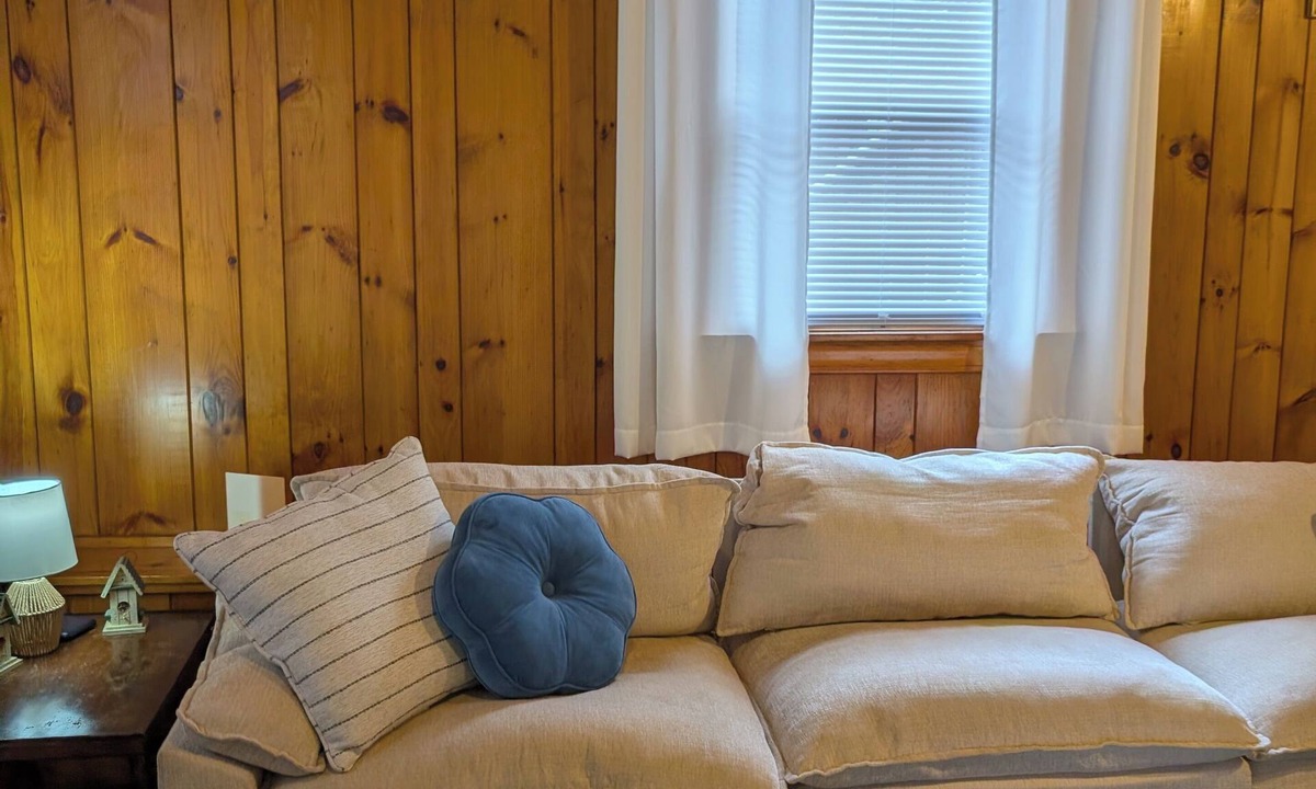 Topsham Apartment | Lovely 2-bedroom apartment with AC in charming Topsham. Close to everything!