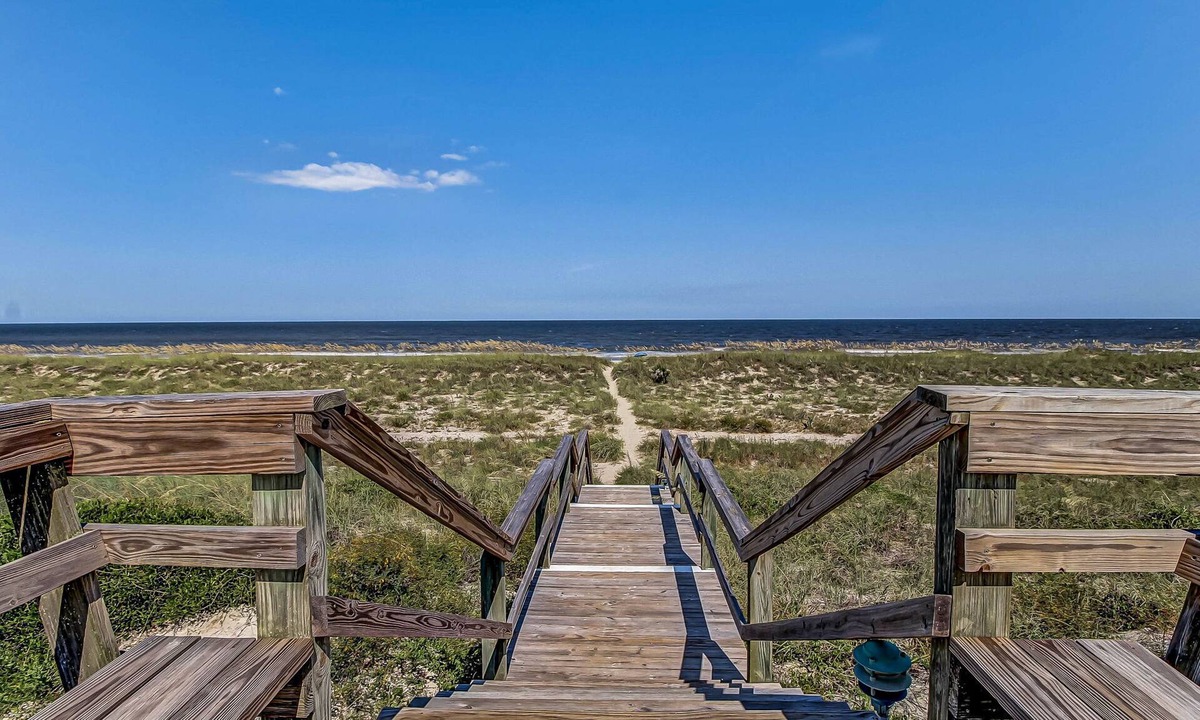 Amelia City Condo | Lovely Home in Summer Beach Village - Steps to Beach & Community Pool