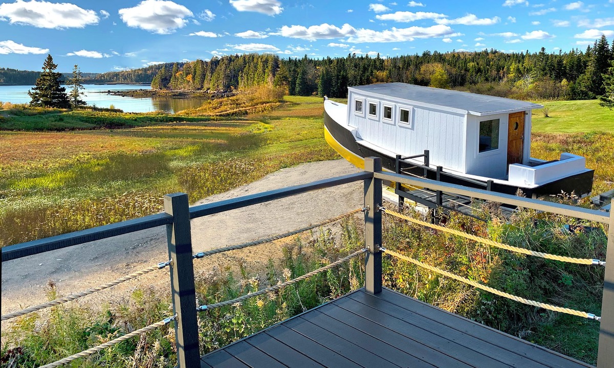 East Machias Cottage | Lovely ocean views, hiking & lobster boat lounge