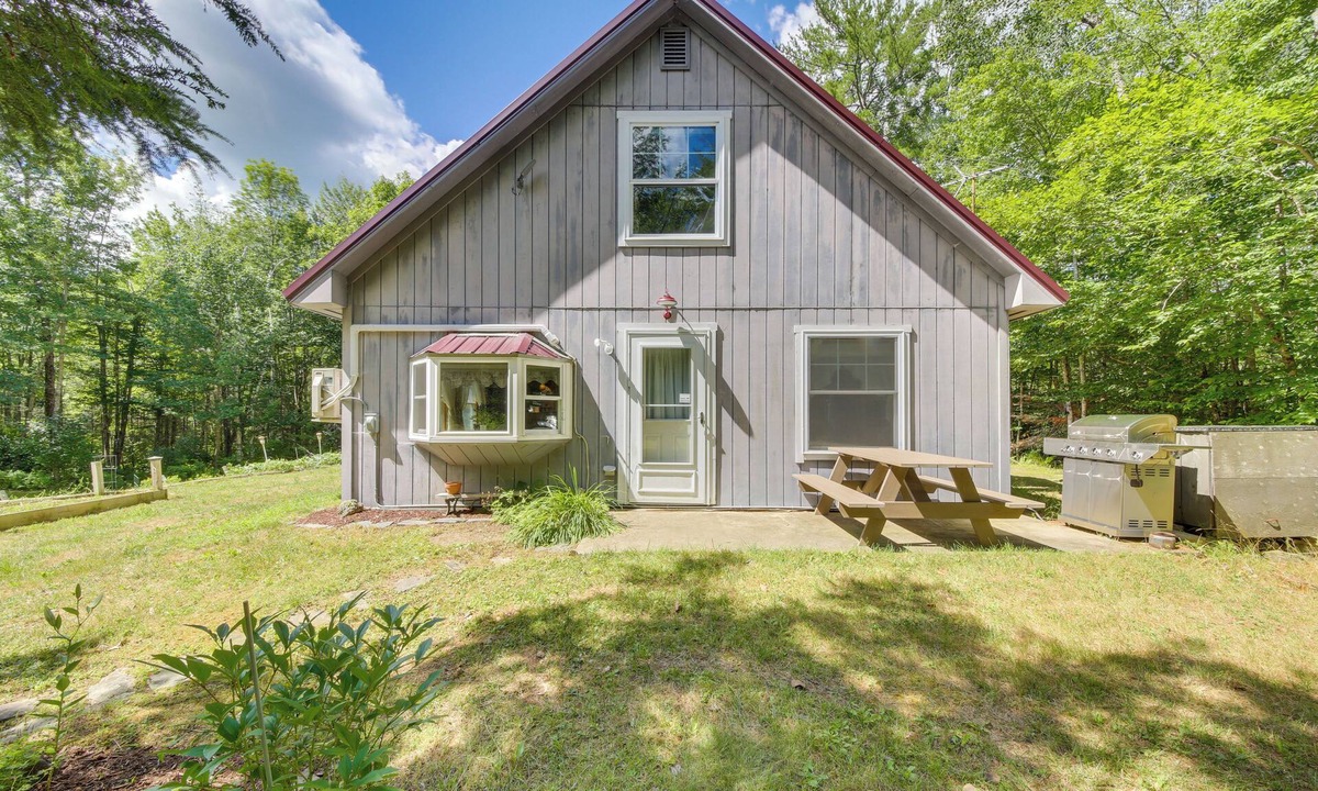 Belfast Cottage | Lovely Waldo Cottage Escape - Pet Friendly!
