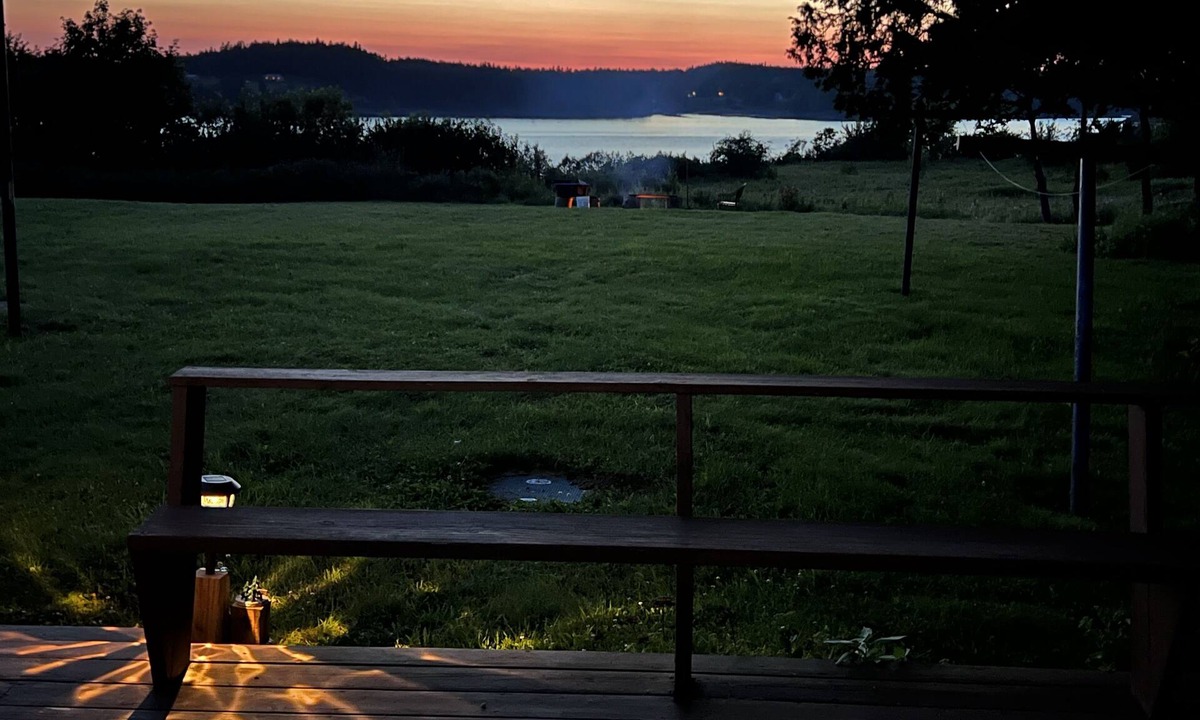 Lubec House | Lubec Saltbox with sunsets! Guests give us 10/10 REVIEWS!
