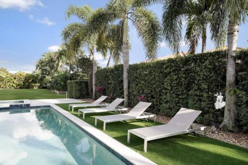 Tamiami House | Luxury home w pool by Dream Vacation