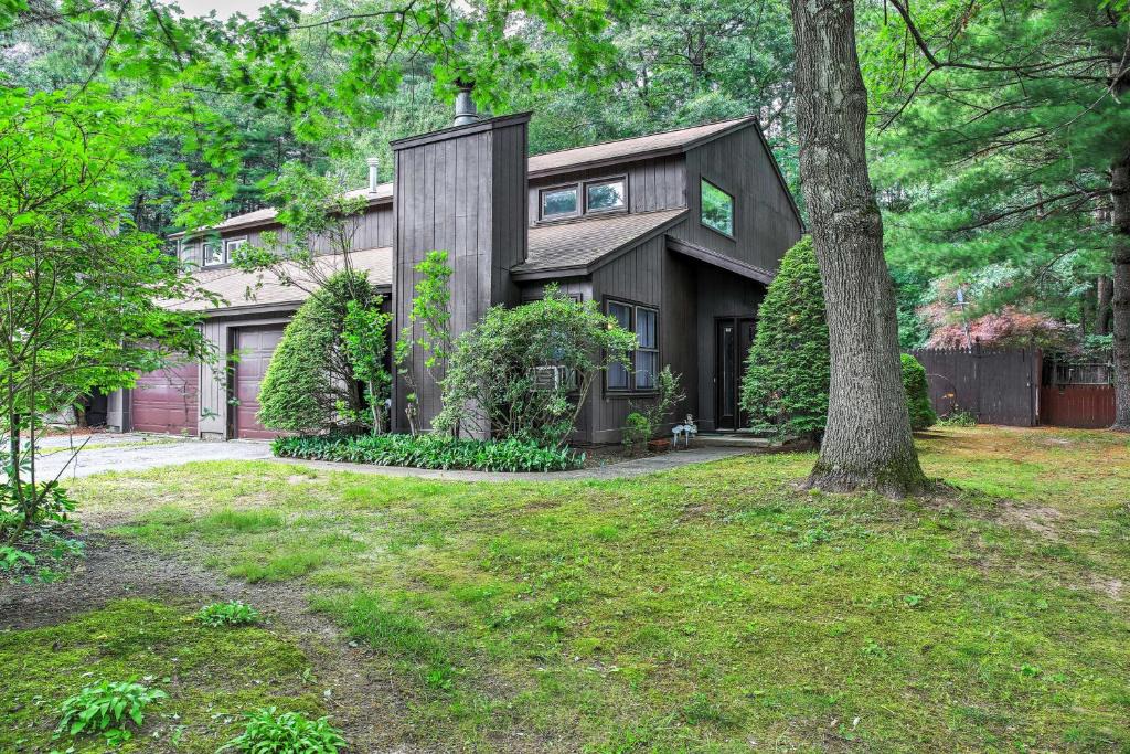Malta House | Malta House with Pool 9 Mi to Saratoga Race Course