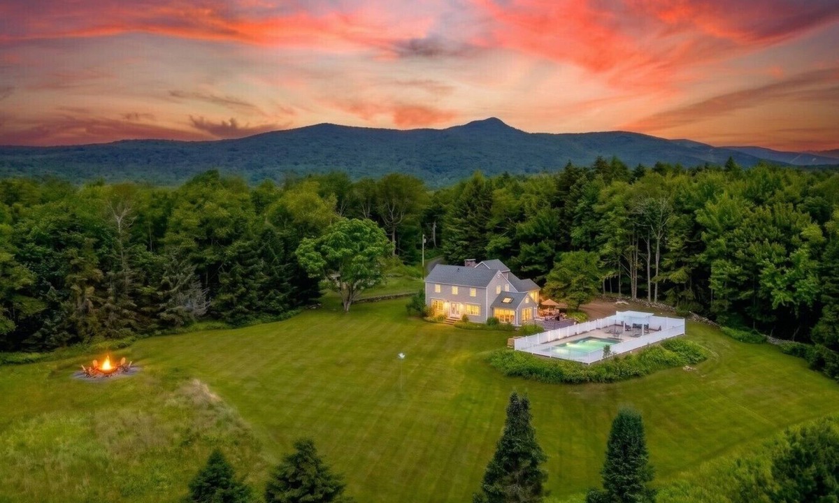 Wilmington Ski Chalet | Meadowview: Private Pool, Hot Tub, Tennis & Pickle