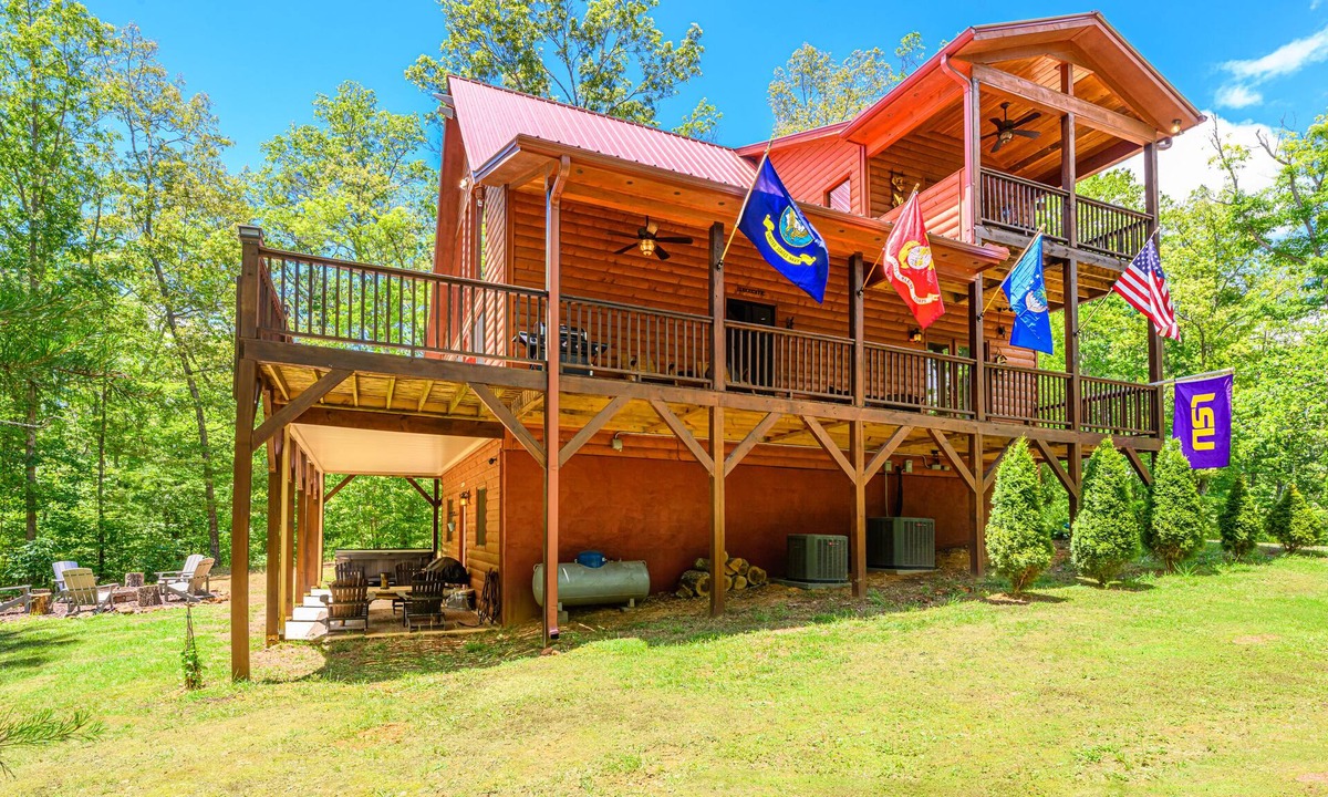 Brasstown House | Memories Made here! Brasstown - hot tub & Fire pit