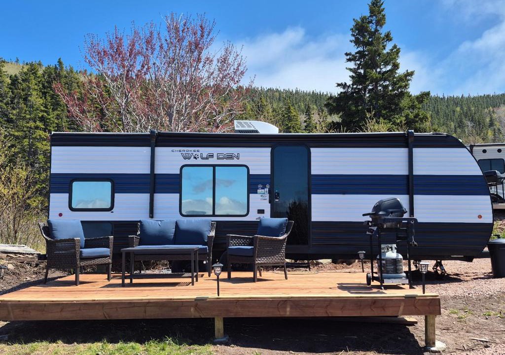 White Point House | Moceanset Getaways - Luxurious, Ocean, Mountain And Sunset Views "Camping Experience"