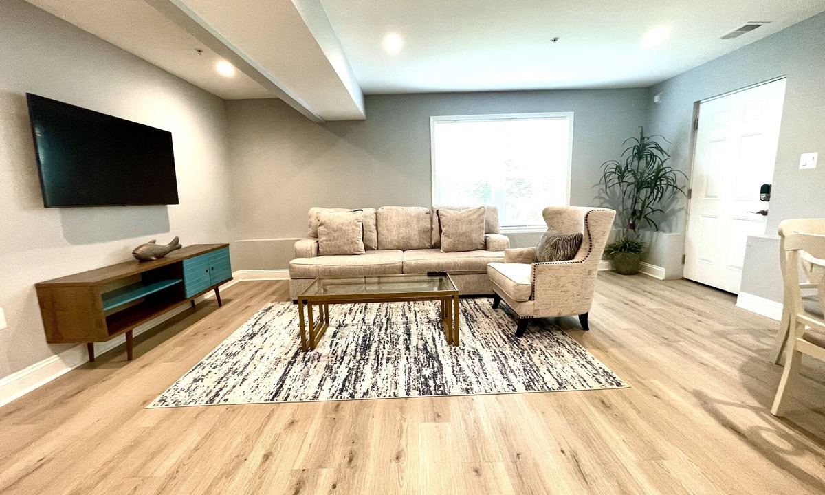 Seabrook Apartment | Modern 2 bedrooms house in prime location