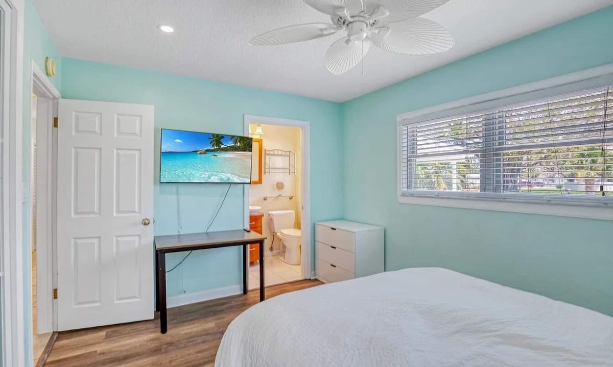 Belle Vista House | Modern 3BR Beach House in St. Pete Walk to Sand + Fenced Yard