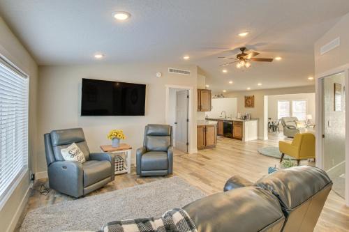 Bloomington House | Modern Bloomington Home ~ 10 Mi to Bear Lake!