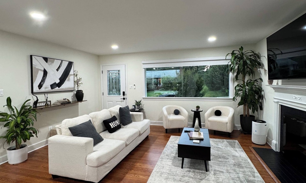 Fairfax House | Modern Luxury Quiet Home 5BR-Fairfax - 20 Min from DC/5 Min GM, Court H